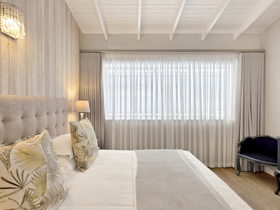 2 Bedroom Property for Sale in Sea Point Western Cape